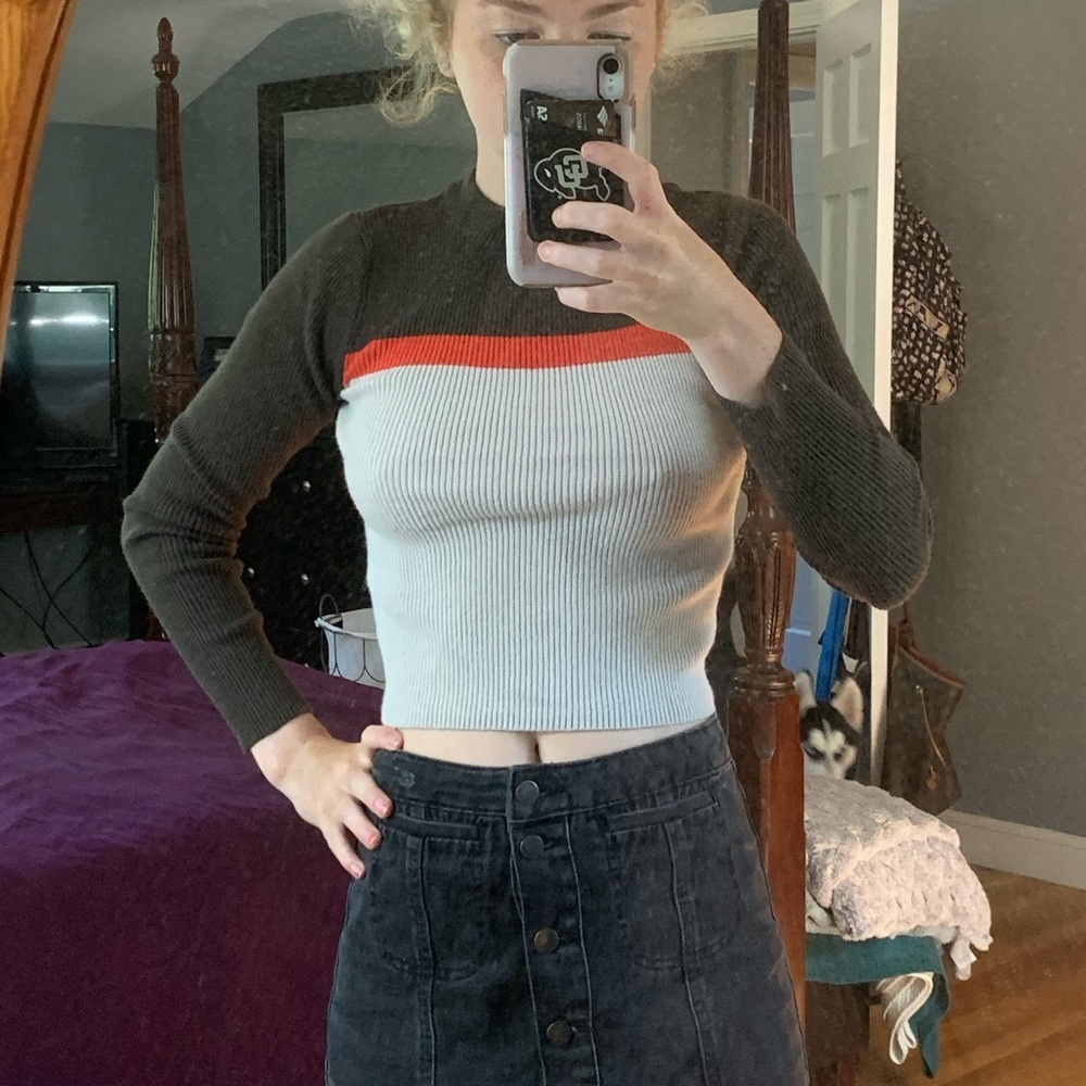 FOREVER 21 SWEATER